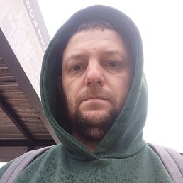 Oleg, 40, 