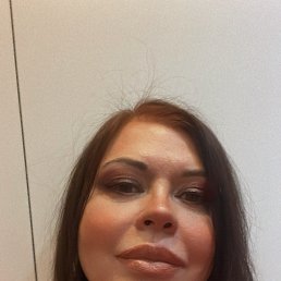 Elena, 47, 