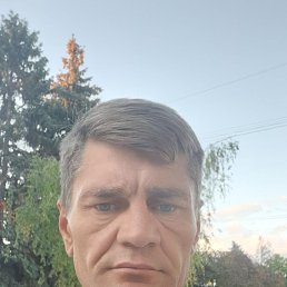 Andrei, 48, 