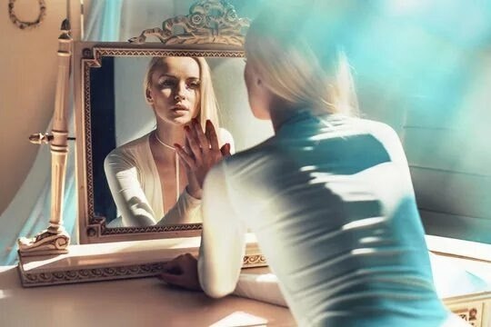 Ты даже не веришь, когда тебе двадцать, Что могут болячки к тебе подобраться, Что может рука ...