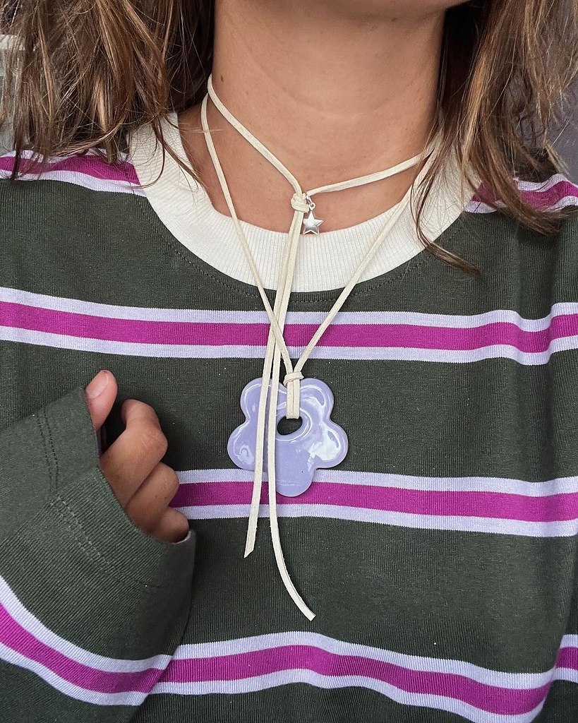 Керамические подвески в форме цветков — это сочетание простоты и утончённости. Каждое изделие ... - 2