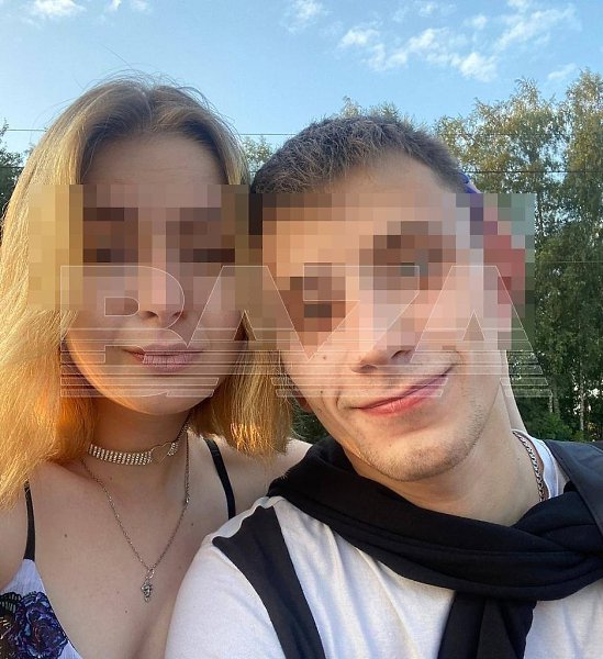В Москве мужчина забрался на балкон к своей бывшей девушке и, требуя, чтобы она вернулась к нему, ...