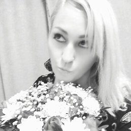 Llia, 37, 