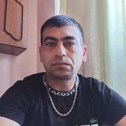 Karlen, 45, 