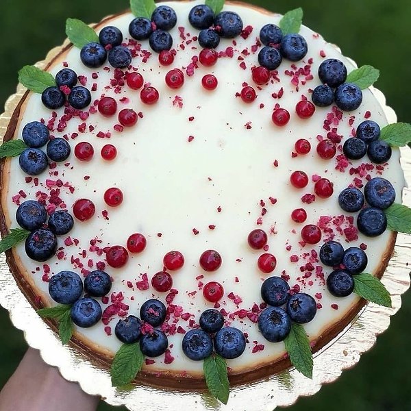 Каждый из этих тортов — словно ожившая картина, написанная природой и руками мастера. В них ... - 3