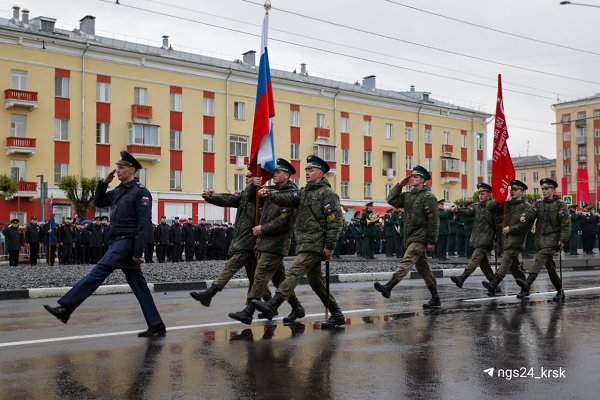 Генеральная репетиция Парада Победы. Фото: NGS24 Поделиться новостью: vk.cc/cAf8Kc ... - 2