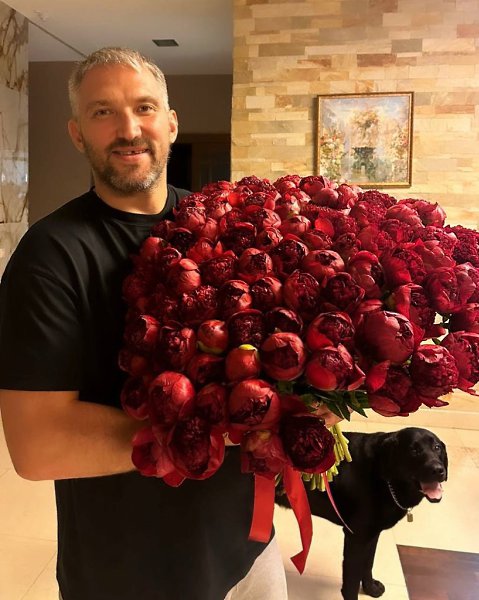 Дорогие, милые, прекрасные девочки, девушки, женщины! С 8 марта Вас!