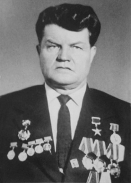 Горностаев Владимир Савельевич, (27 мая 1921 - февраля 2003), - Герой Социалистического Труда, ...