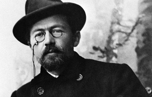 Кaк приятно лежать неподвижно на диване и сознaвать, что ты один в комнате. Истинное счaстье ...