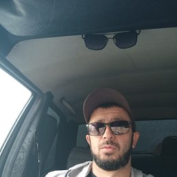 Ali, 34, 