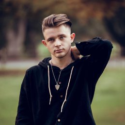 Noah, 22, 