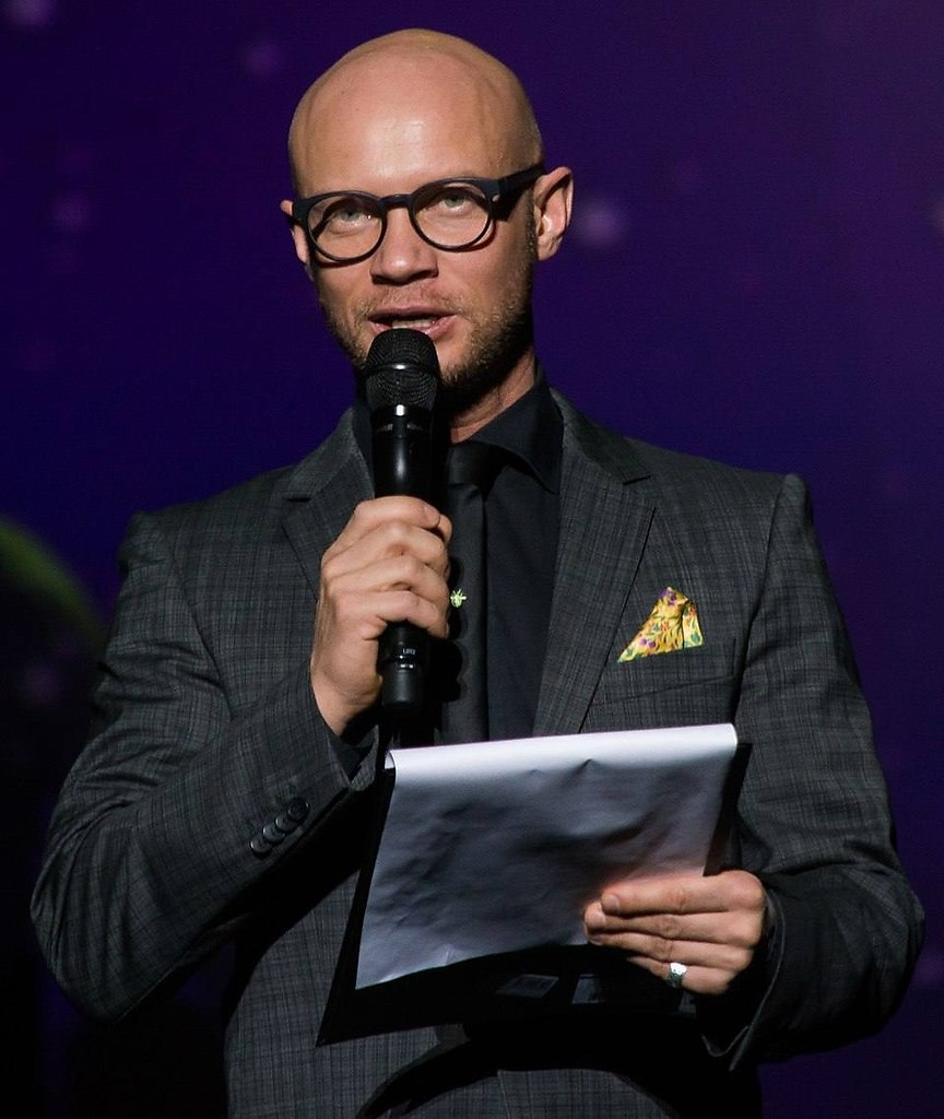 Комика Дмитрия Хрусталева сняли с рейса Калининград–Москва за пьяный дебош.По данным СМИ, артист ...