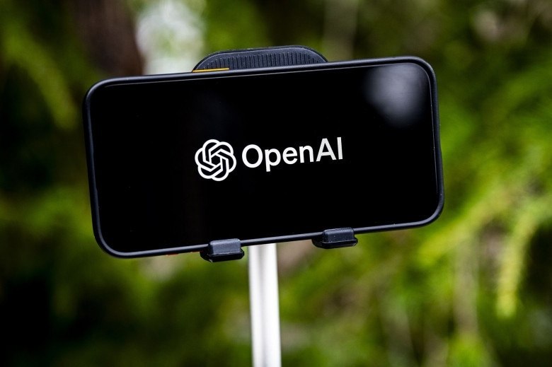 OpenAI   ,     Google  Perplexity.  ...