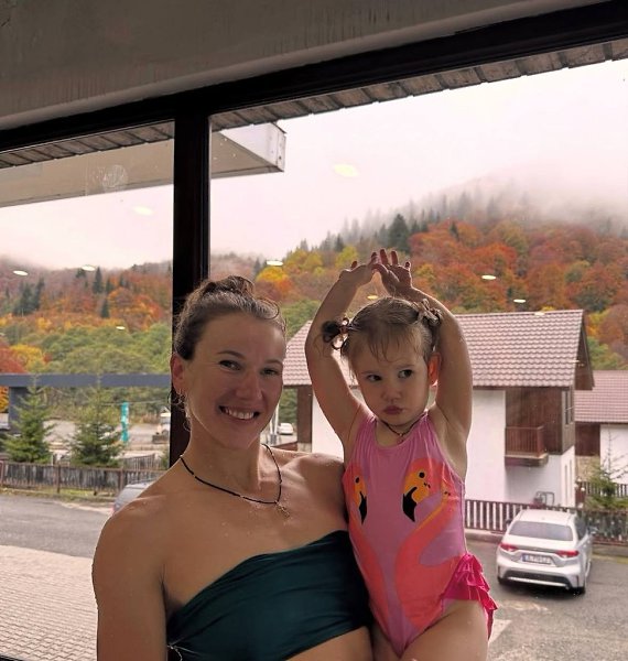 Анна Сола с дочкой. соцсети биатлонистки