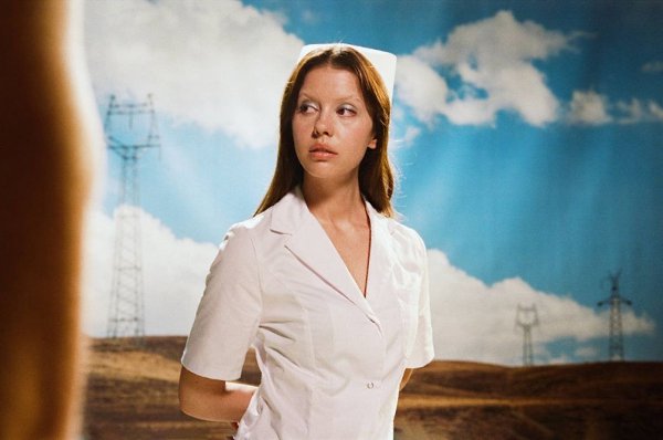 ��� ��� ��� Modern Weekly Style Magazine