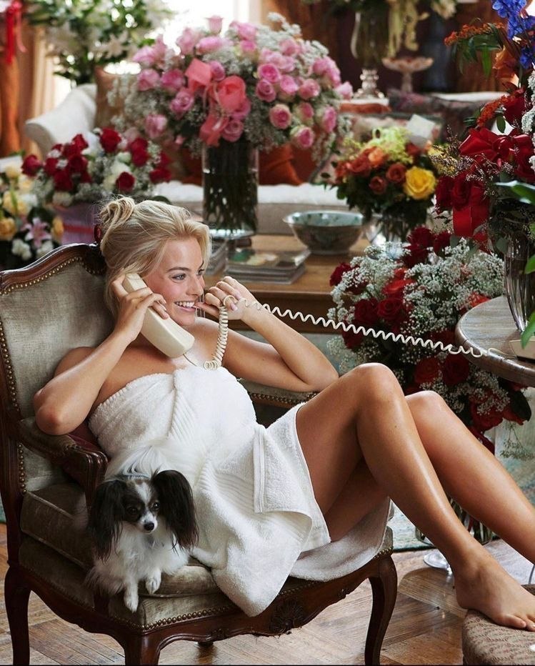 Нужно ввести в обиход телефонное приветствие "алёвуар". Когда ты только поднял трубку, а ...