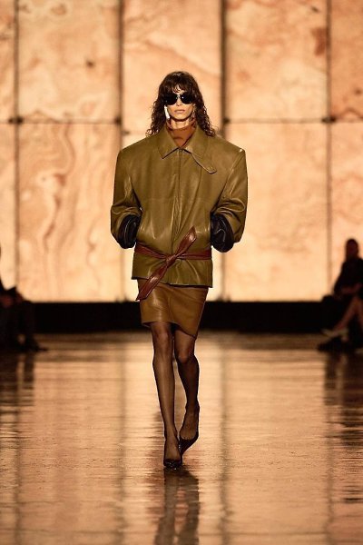Лучше поздно, чем никогда! Я пришла к вам с новой красивой коллекцией Saint Laurent, которую Энтони ... - 7