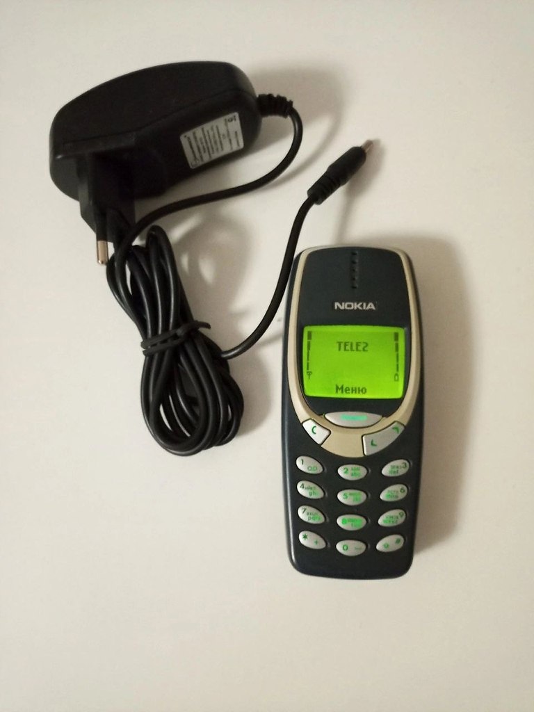 Ericsson A1018s  Nokia 3310  oe. - 3