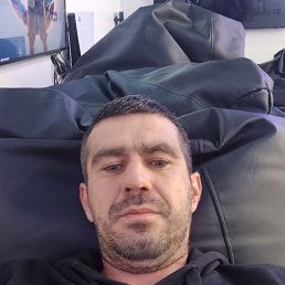 Vasilij, 40, 