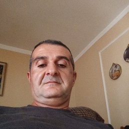 Rafael, 48, 