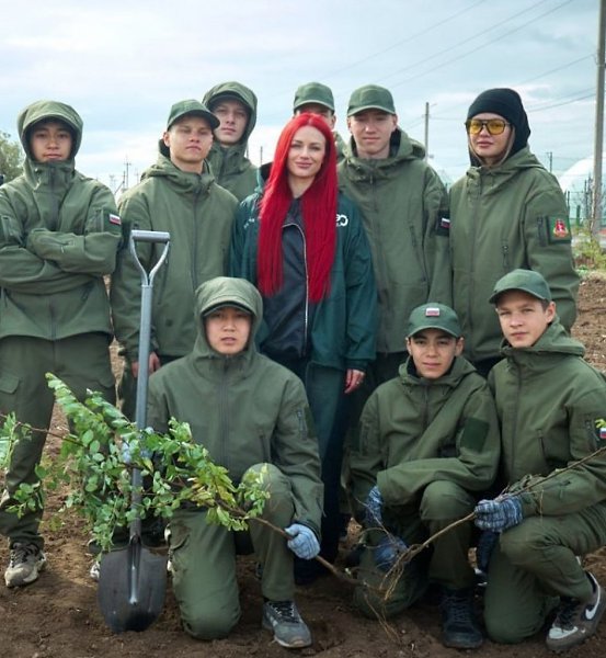 Марина Добровольская — известная тиктокерша с яркими рыжими волосами, чьи видео вызывают бурный ...