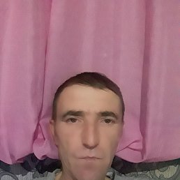 Andrei, 43, 