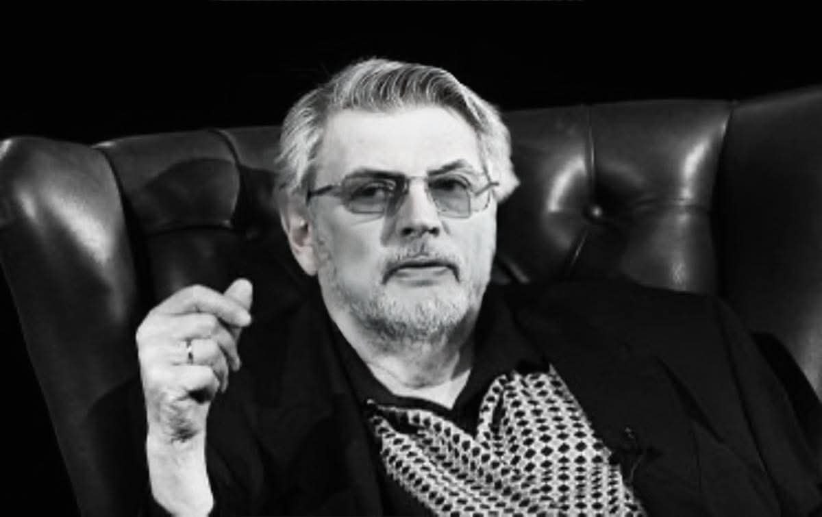 :) Вот он - абсурд старости. И одновременно - её правда. От одного движения может зависеть весь ...