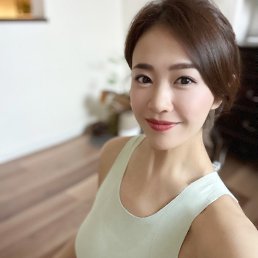 yana, 44 , 