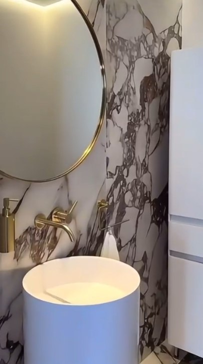 Ксения Бородина показала свою новую квартиру в центре Москвы — с панорамным видом на Поклонную гору. ...