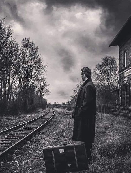 Иногда обидят человека - он ничего не скажет... Пойдёт своей дорогой; может, заплачет, когда никто ...