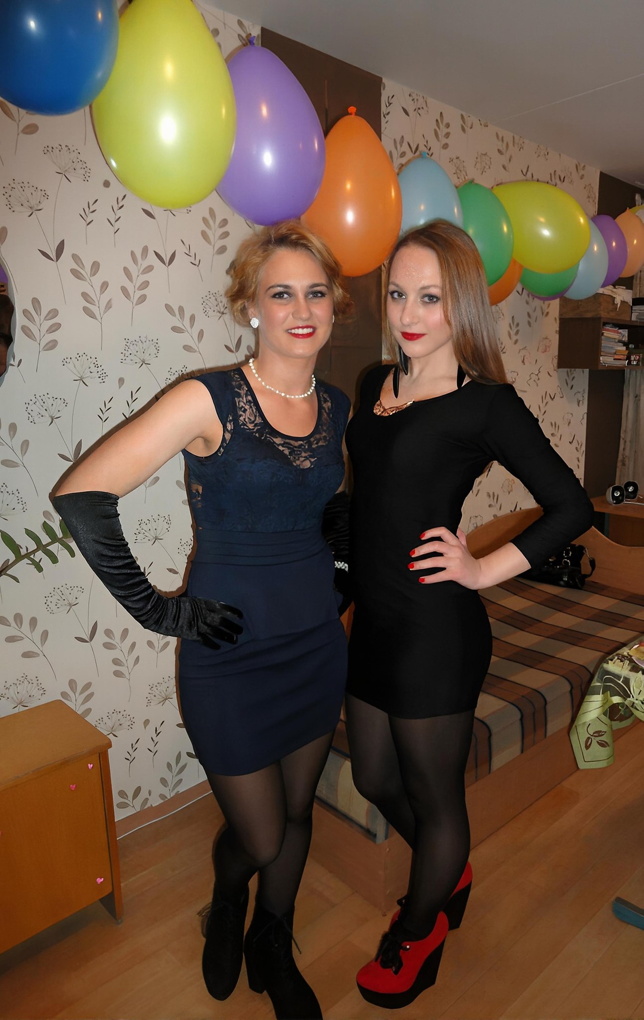 �������