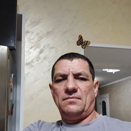 Oleg, 42, 