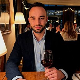 ���������, 37 ���, �����-��������