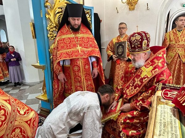 Общеепархиальное пасхальное богослужение священства благовещенской епархии. Редкие дни, когда ... - 5