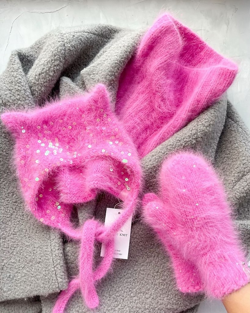 Мягкие, уютные и с лёгким блеском — такие вязаные изделия будто созданы для зимних прогулок и ... - 6