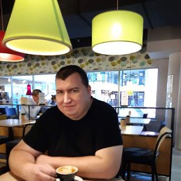 Aleksei, 41, 