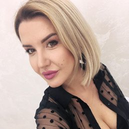 Angelina, 37, 