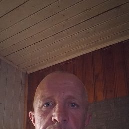 Zheka, 46, 