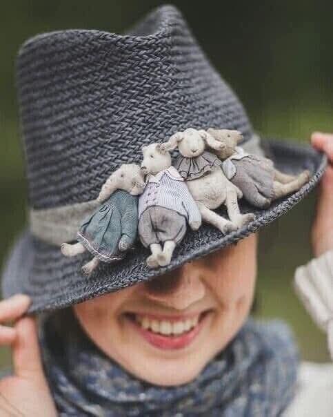 ...Когда ищешь, чему бы порадоваться, обо всём остальном как-то меньше думаешь... Элеонор Портер. ...