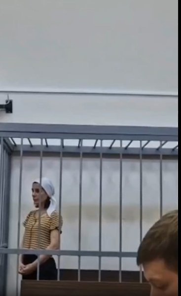 Убийственная чача. В Адлере местные торгаши на рынке продавали всем желающим паленую чачу и вино. ... - 2