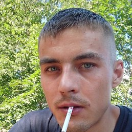 Aleks, 27, 