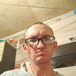 Vasiliy, 45, 