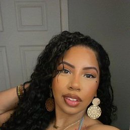 Amelia, 23, 