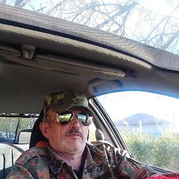 Victor, 41, 