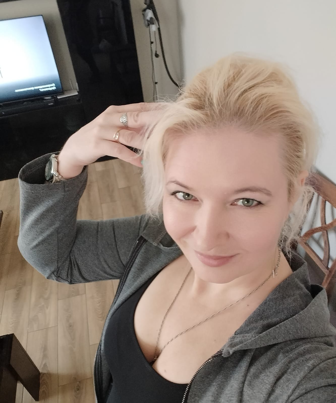   ,    ,        !))))