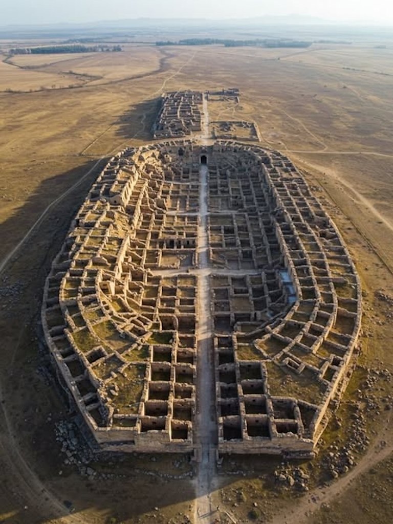 Бухарский Арк — это большая крепость, расположенная в городе Бухара, Узбекистан, изначально ...