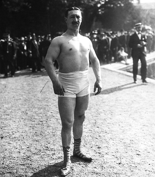 Фотографии атлетов, участвовавших в соревнованиях по десятиборью 1913 и 1914 годов в Париже - 2