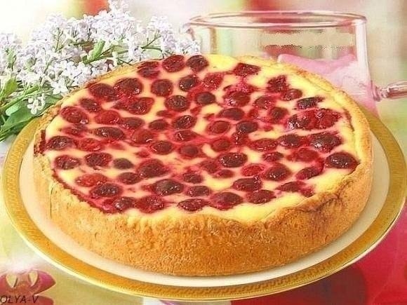 Пирог-сметанник с ягодами. Ингредиенты: Для теста: - 125 гр. творога - 65 гр. сахара - 5 ст. ложек ...