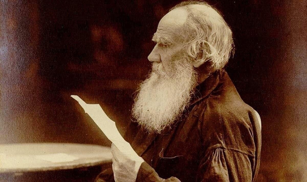 Китайские пословицы из дневника Л. Н. Толстого.• И из реки мышь не выпьет больше того, что в брюхо ...