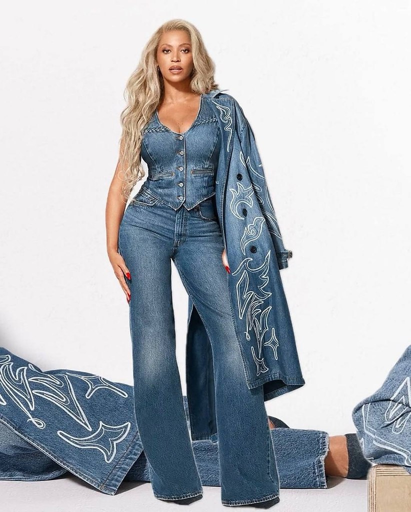        Levis - 2